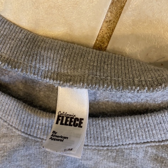 California Fleece sweatshirt size M in good condi - Picture 3 of 7